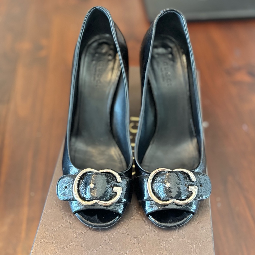 Gucci Black and Silver Heels with Elegant Design